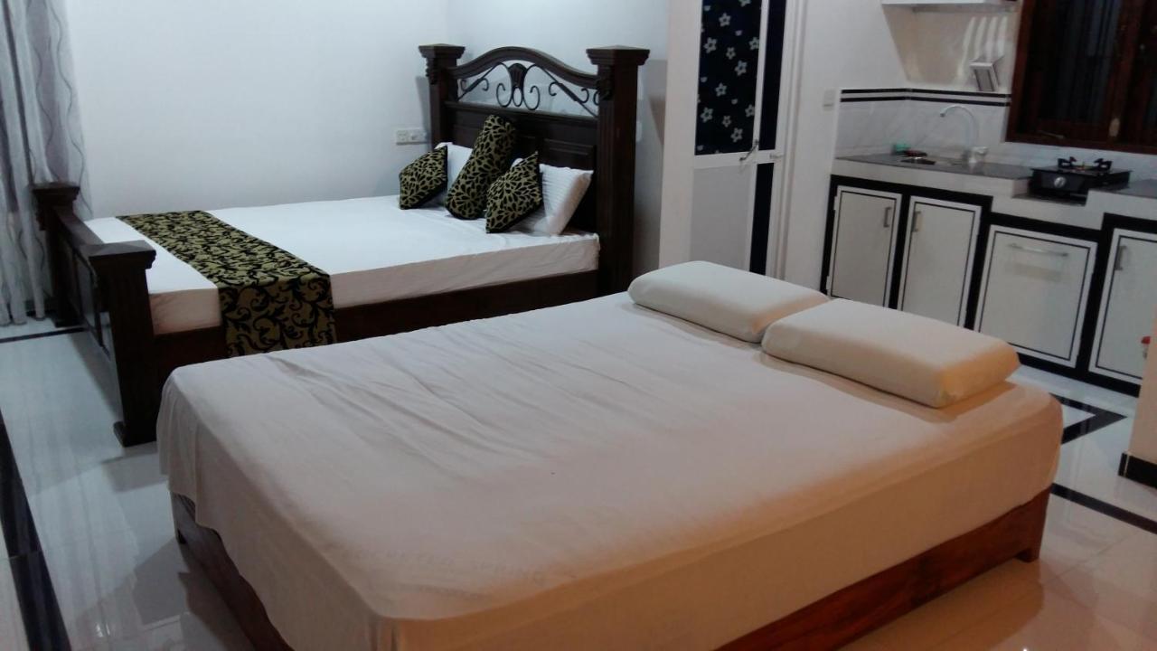 Bed and Breakfast Happy Spring Guest Mirissa Exterior foto