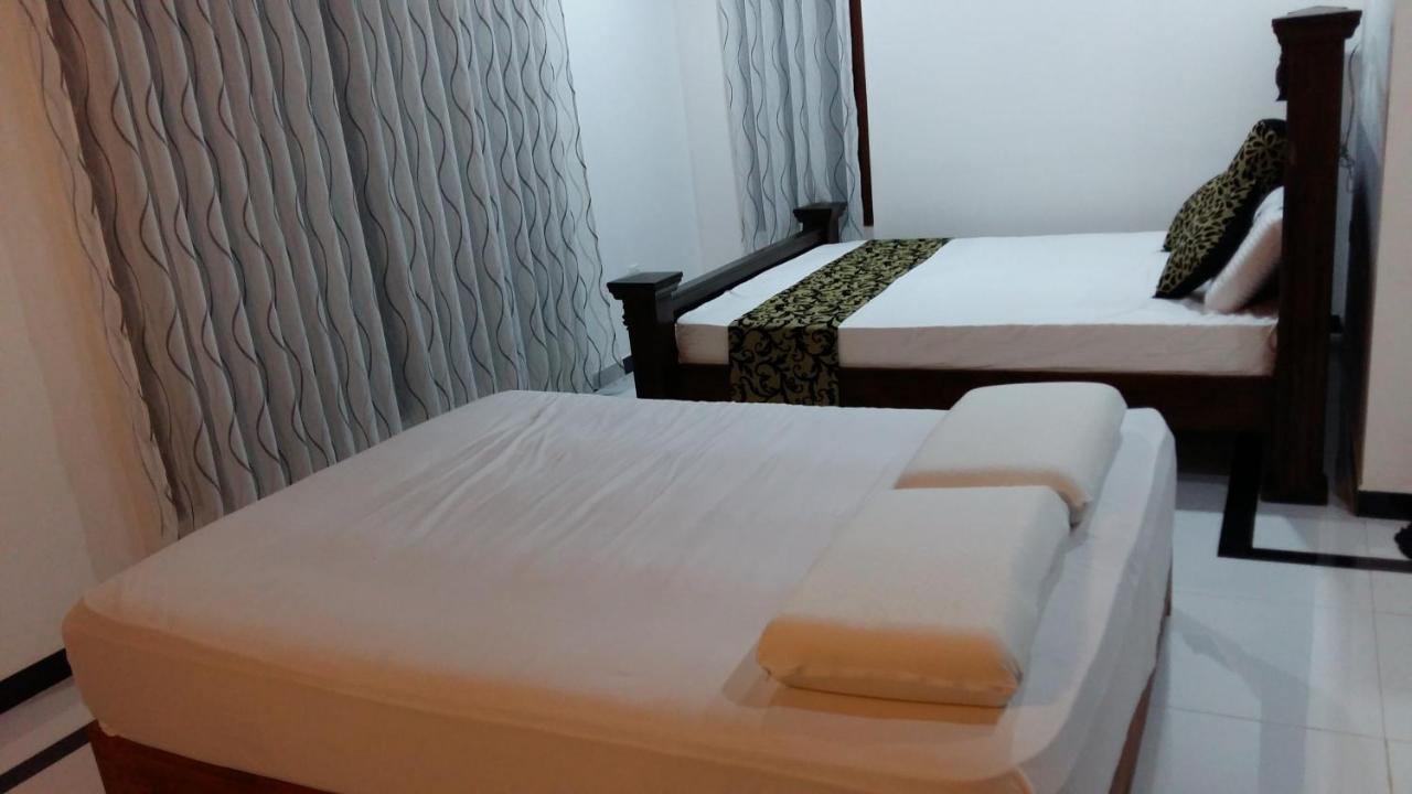 Bed and Breakfast Happy Spring Guest Mirissa Exterior foto