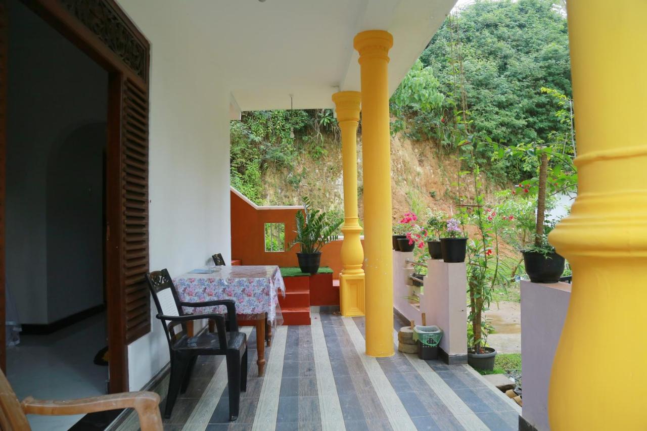 Bed and Breakfast Happy Spring Guest Mirissa Exterior foto