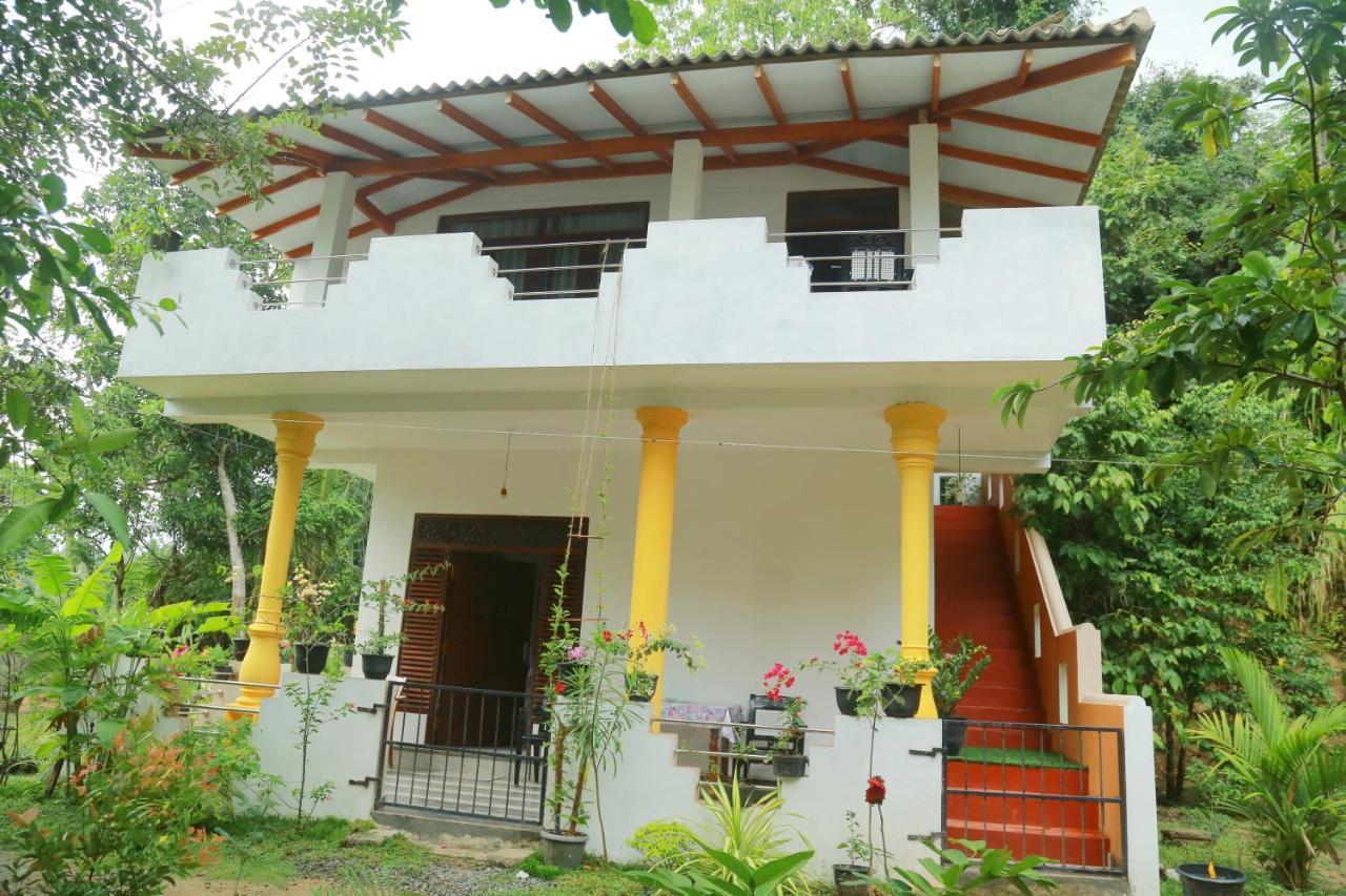 Bed and Breakfast Happy Spring Guest Mirissa Exterior foto