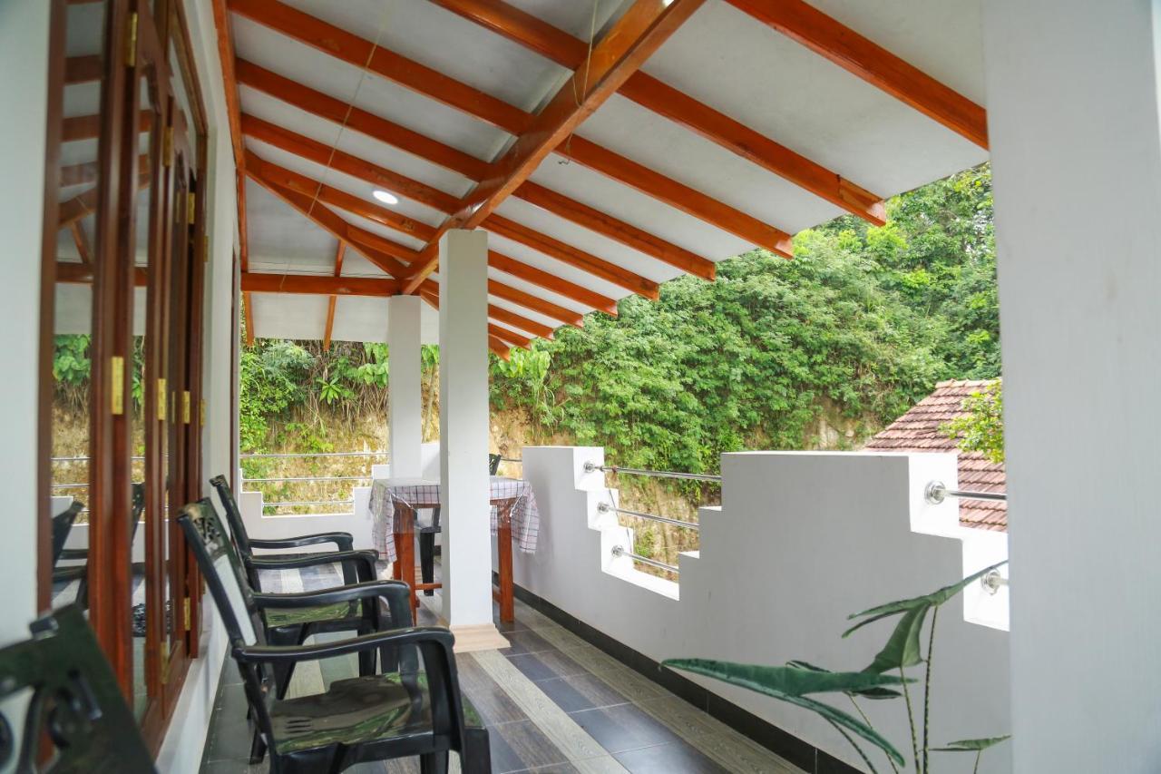 Bed and Breakfast Happy Spring Guest Mirissa Exterior foto