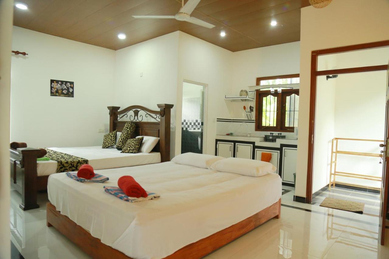 Bed and Breakfast Happy Spring Guest Mirissa Exterior foto