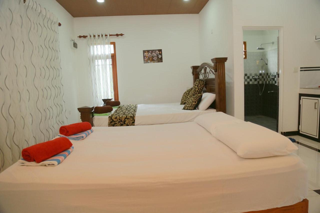 Bed and Breakfast Happy Spring Guest Mirissa Exterior foto